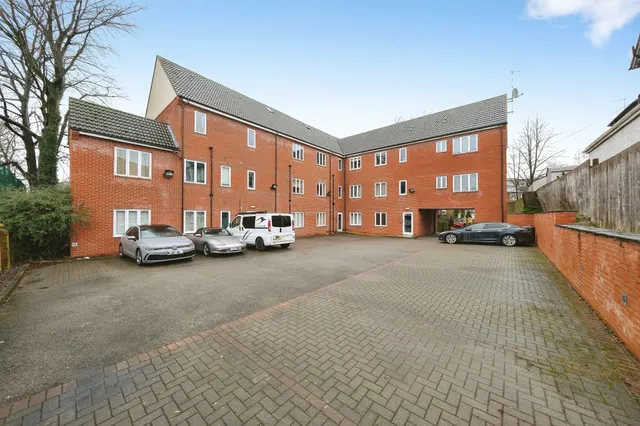 Photo 2 — Egerton Road, Woodthorpe, Nottingham