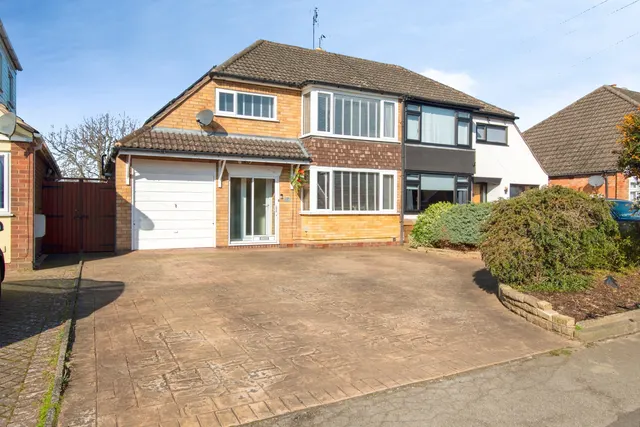 Coniston Crescent, Stourport-On-Severn, photo 1