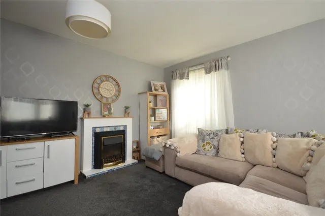 Newhall Green, Leeds, LS10, photo 2