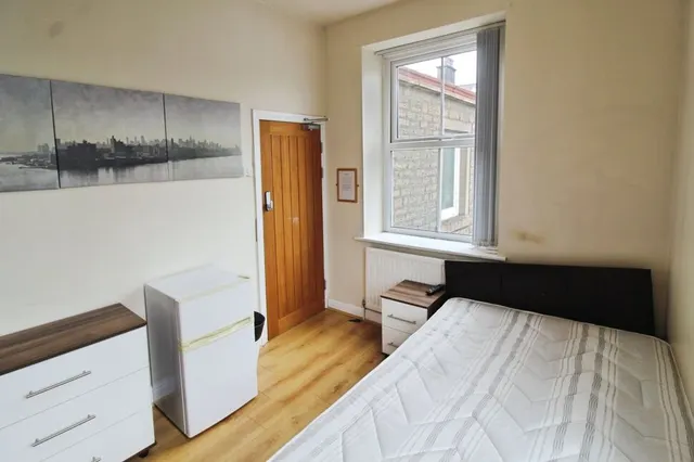 Lord Street, Colne, BB8, photo 1