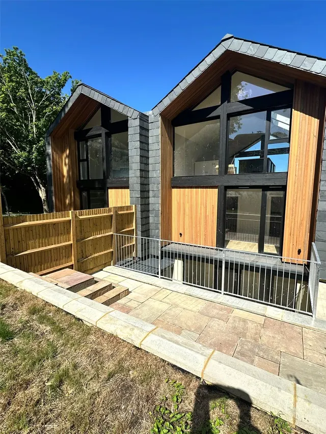 Photo 3 — Crowhurst Road, St Leonards-On-Sea, TN38
