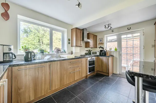 Antrim Road, Woodley, RG5, photo 2