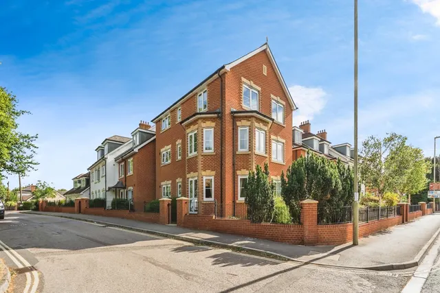 Bridge Road, Romsey, SO51, photo 1