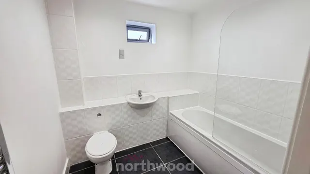 Low Road, Balby, DN4, photo 3