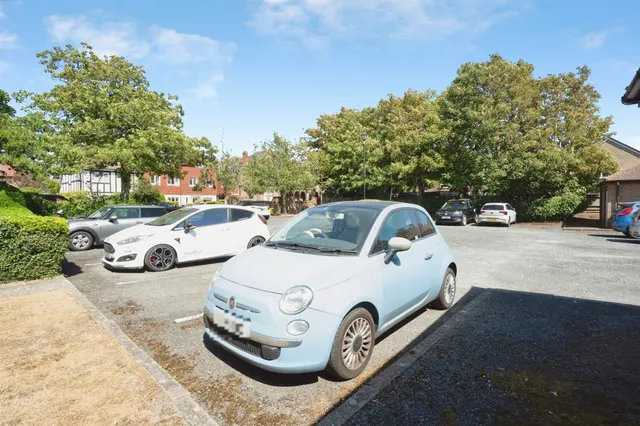 Photo 2 — Victoria Road, Bognor Regis