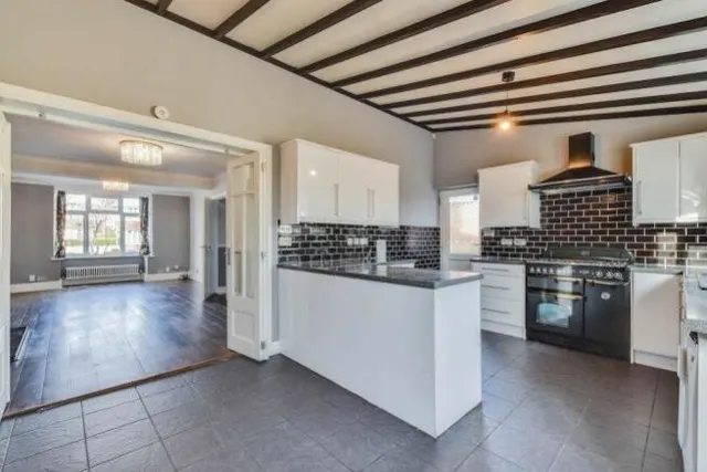 Shrivenham Road, Swindon, SN1, photo 3
