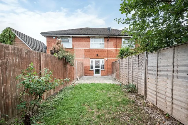 Colenso Drive, Mill Hill, NW7, photo 3