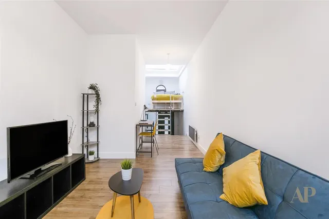 Photo 2 — Arlington Road, London NW1 7HH
