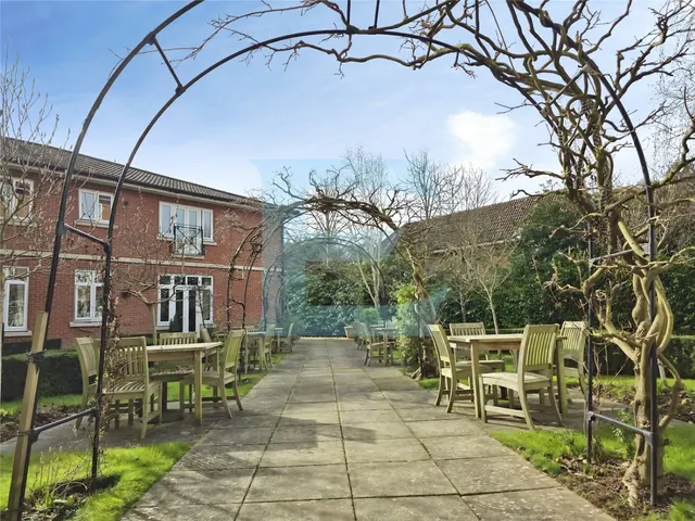 Langstone Way, Mill Hill, NW7, photo 3