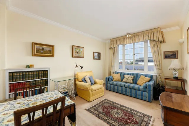 1 bedroom flat — Swan Court, Chelsea Manor Street, Chelsea, London, SW3