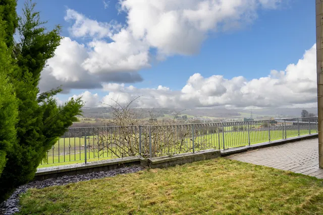 Long Croft View, Batley, photo 2