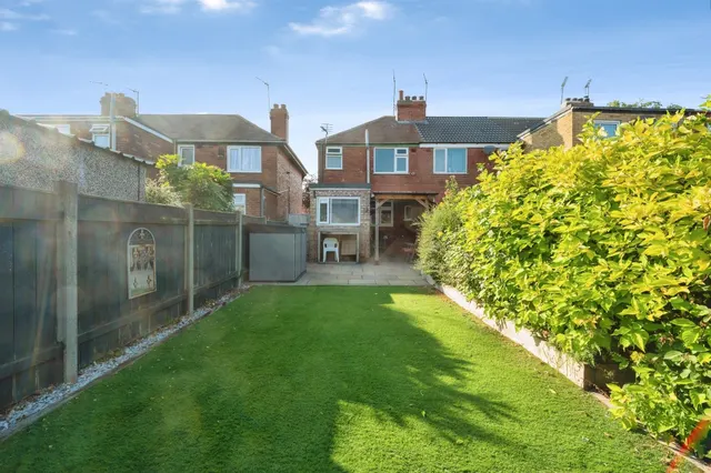 Photo 2 — Hotham Road South, Hull