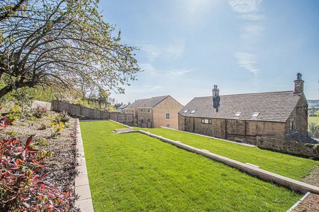 Whitley Road, photo 3
