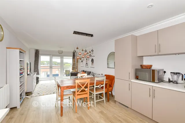 Ifield Road, West Green, RH11, photo 3