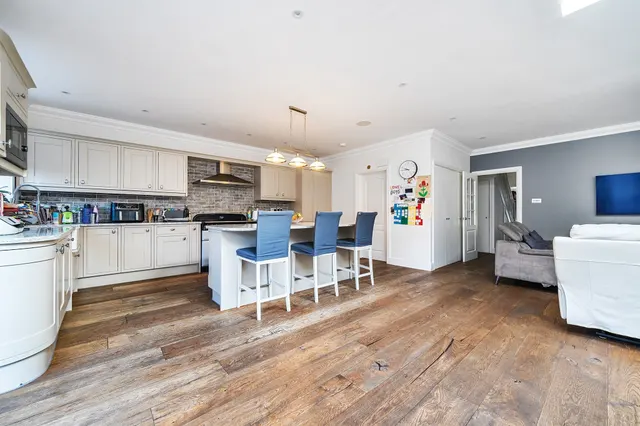 Bellevue Road, London, N11, photo 2