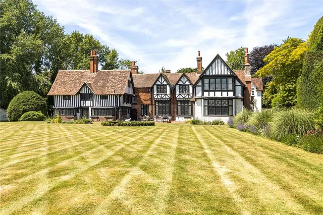 Vicarage Road, Yalding, ME18, photo 1