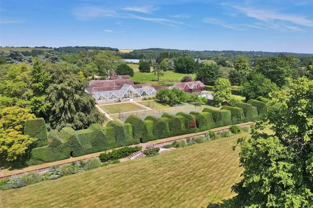 Vicarage Road, Yalding, ME18, photo 2