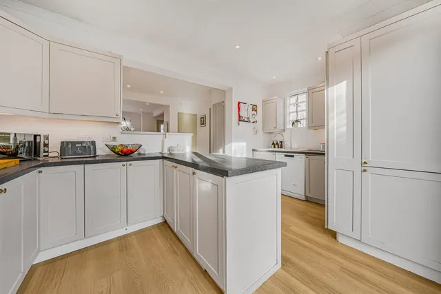 Molesey Road, Walton On Thames, KT12, photo 2