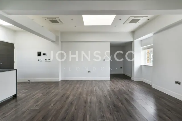 Kew Bridge Road, Brentford, TW8, photo 3