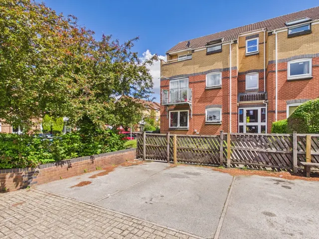 Tonnelier Road, Nottingham, NG7, photo 1