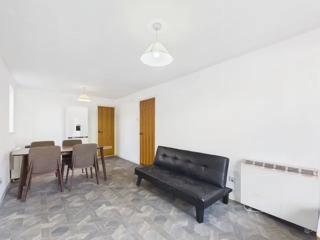 Tonnelier Road, Nottingham, NG7, photo 3