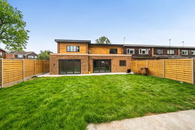 Photo 3 — Brackendene, Bricket Wood, St. Albans
