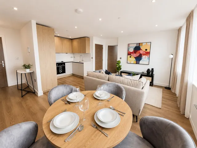 Washway Road, Sale, photo 3