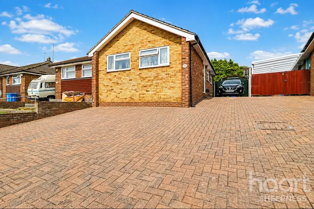 Coombe Drive, Sittingbourne, ME10, photo 1