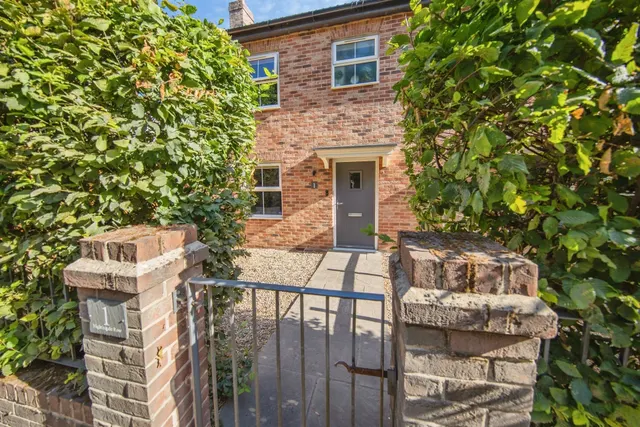 Nightingale Row, Melton, WOODBRIDGE, photo 1