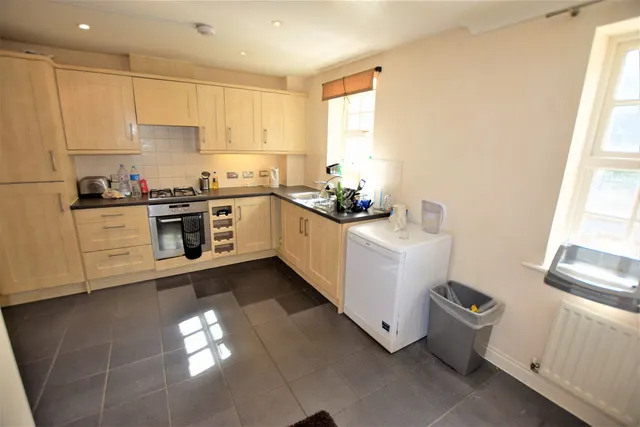 Photo 3 — Albany Gardens, Essex, Colchester, CO2 8HQ