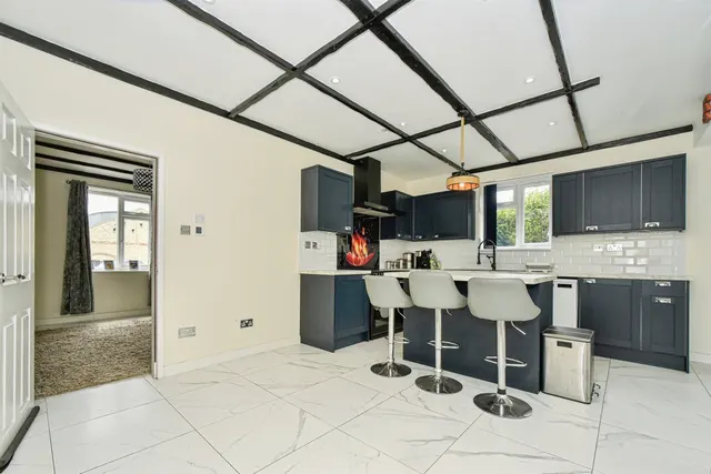 Pat-Yat Cottages, Kemble, GL7, photo 2