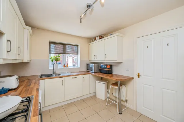 Foss Road, Hilton, DE65, photo 3