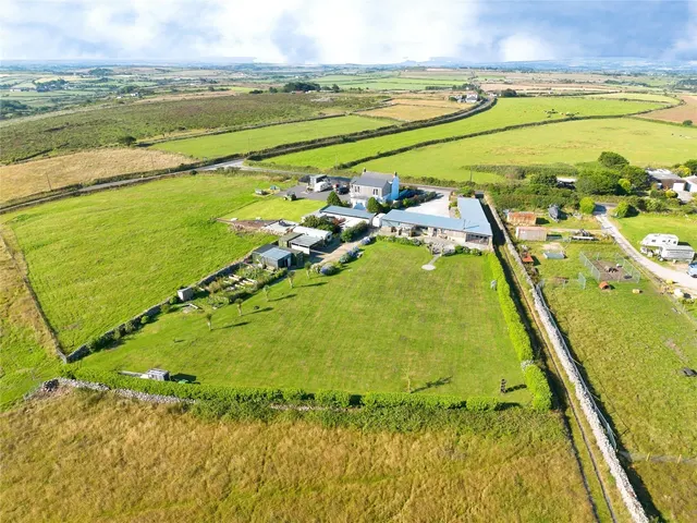 Croft Mitchell, Troon, TR14, photo 2