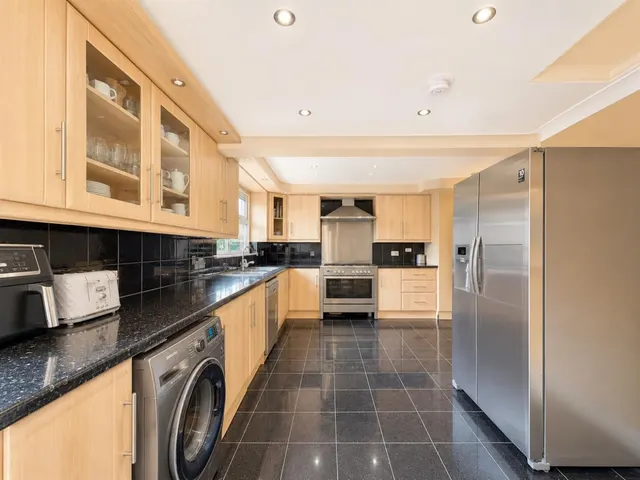End Terrace, Norwood Green, UB2, photo 3
