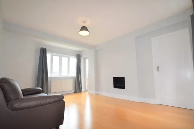 Chiswick Village, W4, photo 2