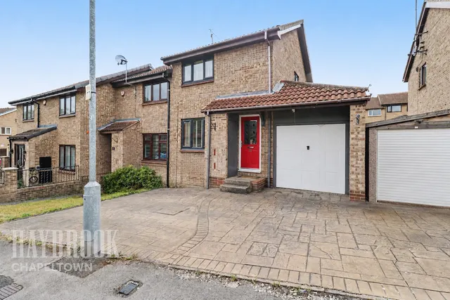 Kirkcroft Avenue, Thorpe Hesley, photo 1