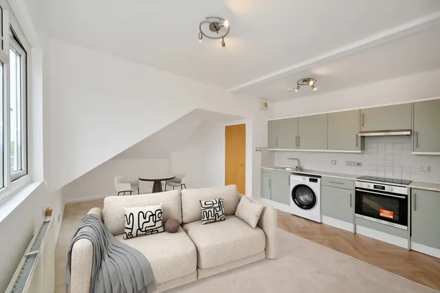 Fordwych Road, London, NW2, photo 1