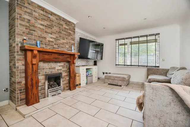 Lawnswood Road, Middlesbrough, TS3, photo 3