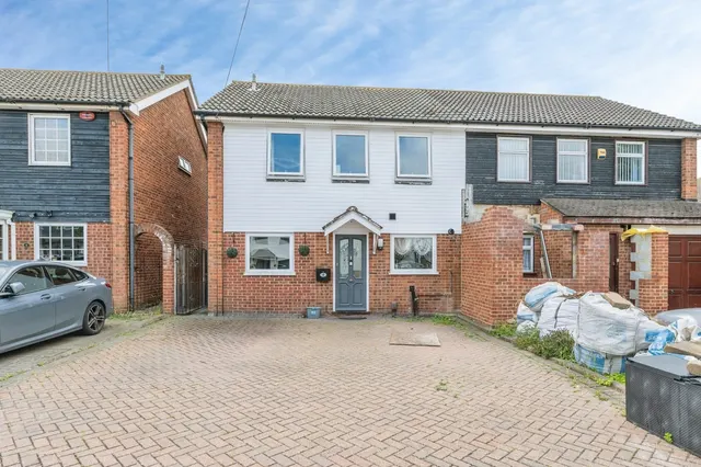 Maytree Close, Rainham, RM13, photo 1