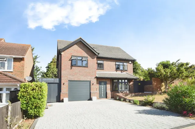 Priory Road, Romford, RM3, photo 1