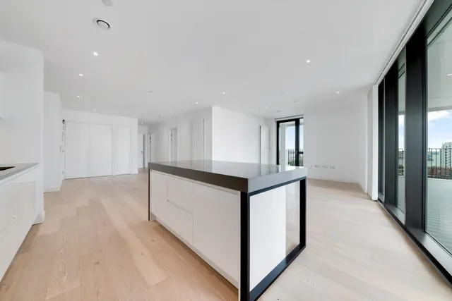 Pinnacle House, Royal Wharf, E16, photo 2