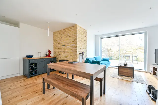 Flat 1, Prosperous Apartments, LONDON, photo 1