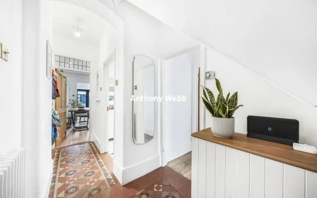 Photo 3 — Kingsley Road, Palmers Green, N13