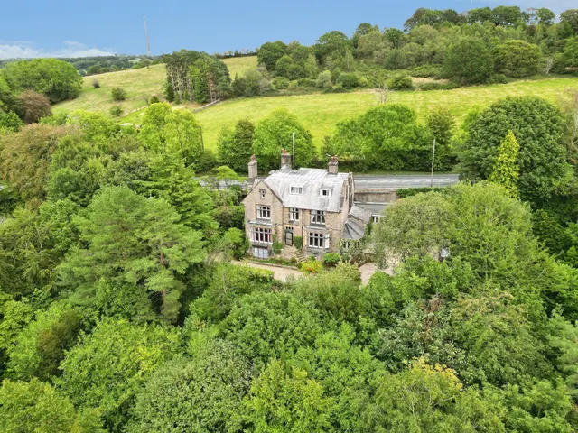 Penistone Road, Kirkburton, HD8, photo 1