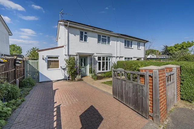Princess Avenue, Windsor, SL4 3LX, photo 1