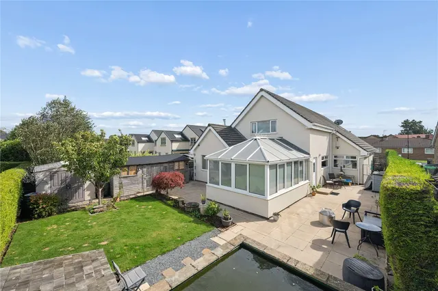 Carrfield Road, Barwick in Elmet, photo 1