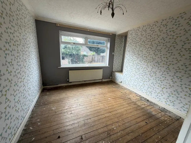 Photo 3 — Hollytree Avenue, Maltby, Rotherham
