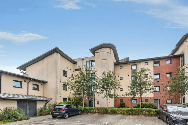 Tunnicliffe Close, Swindon, SN3, photo 2