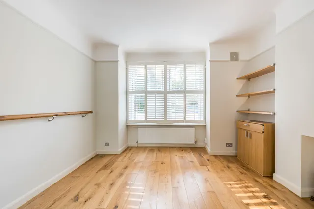 141 Blackshaw Road, London, photo 1