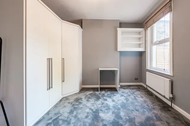 Photo 3 — 141 Blackshaw Road, London